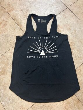 Peaceful Warrior Statement Tank with front Pocket size L excellent condition